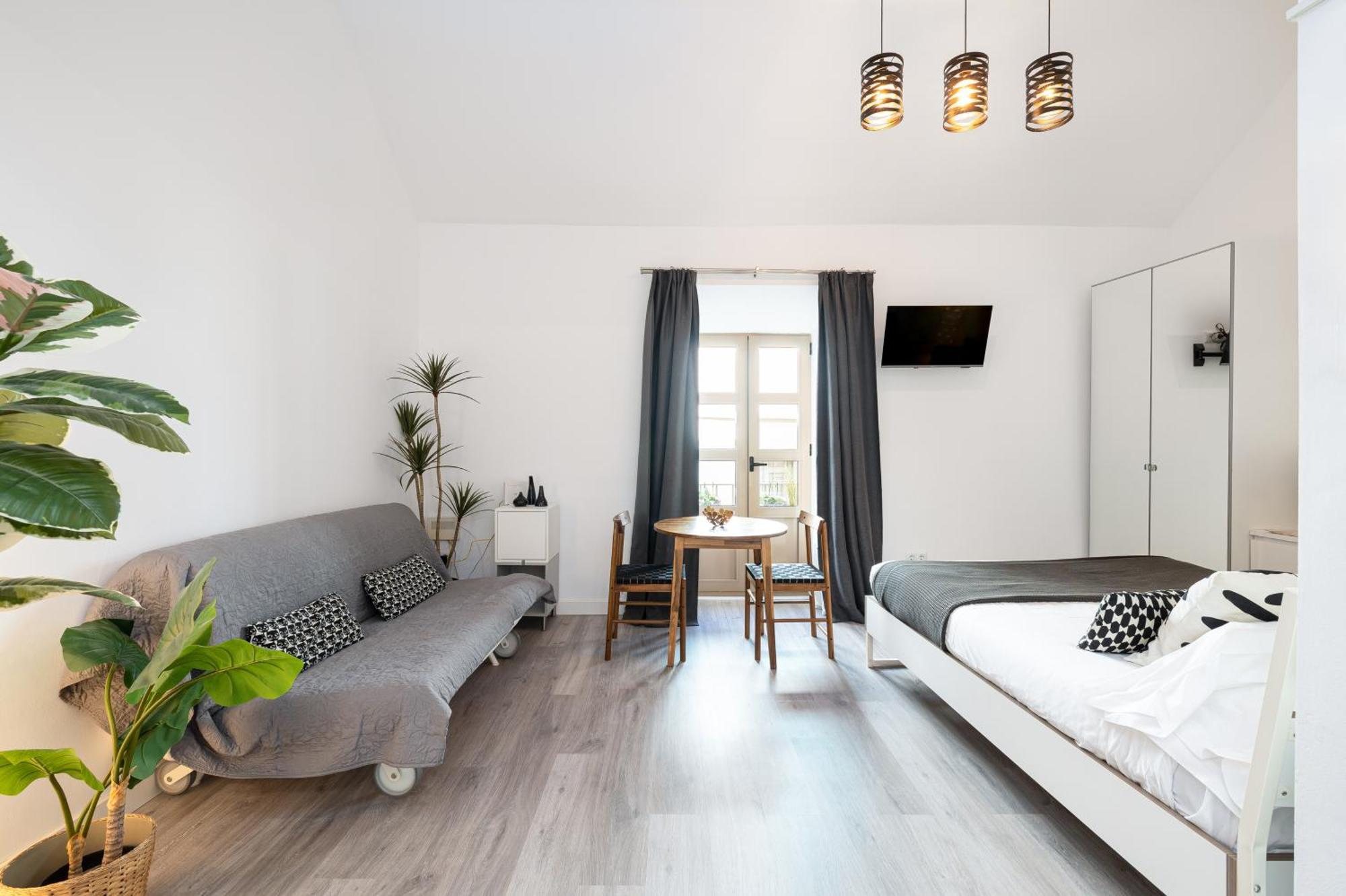 Appartamento H2m Hiniestrosa French Balcony Aacc Wifi